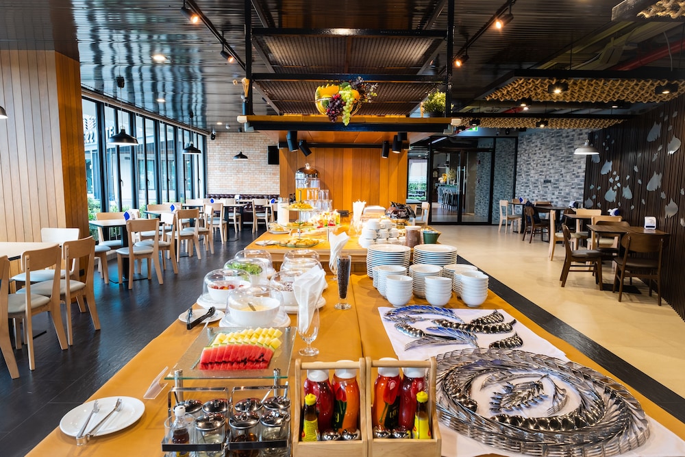 S.22 Hotel Suratthani 53/64