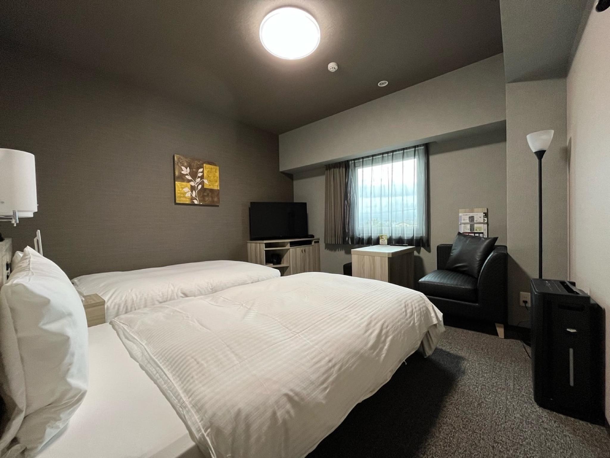 Room, Twin Beds, Electronic Cigarette Only, Smoking