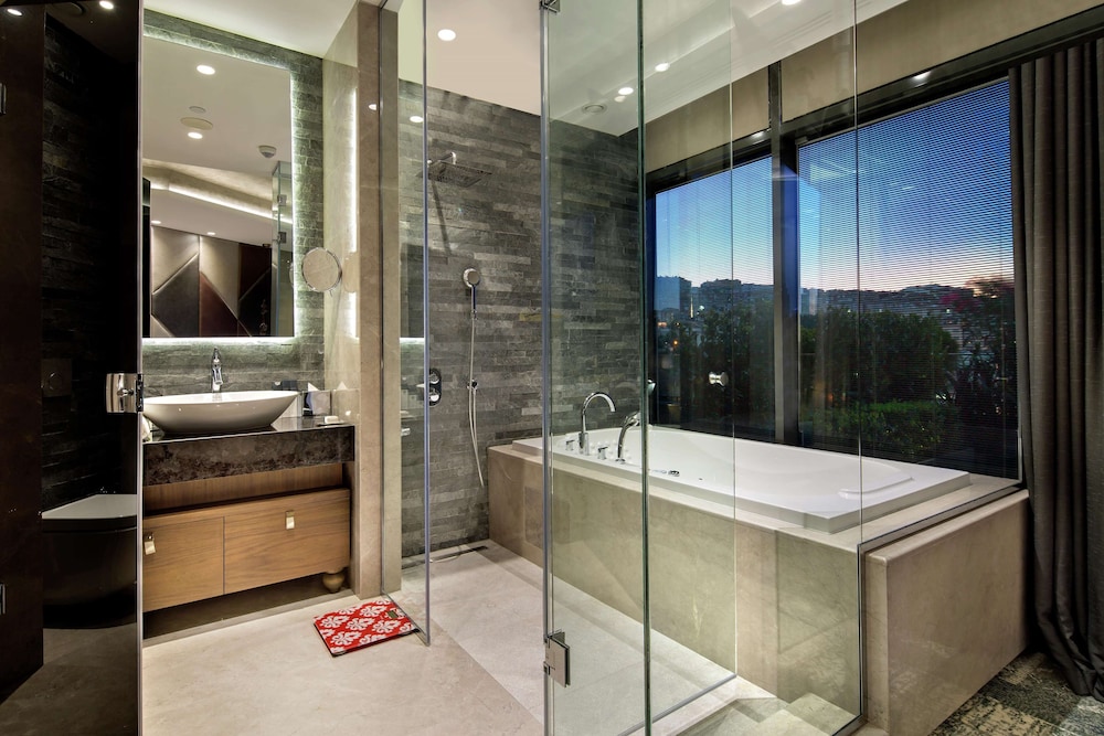 Doubletree By Hilton Istanbul Piyalepasa 24/82