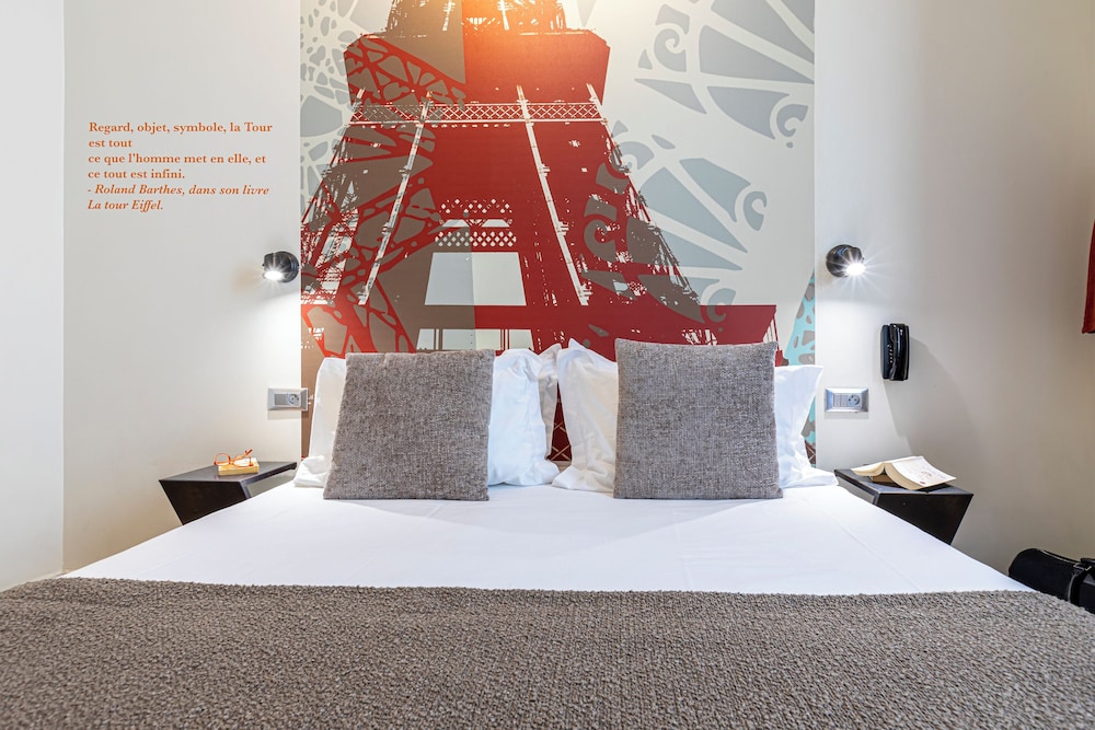 Hotel Alpha Paris Tour Eiffel 24/69