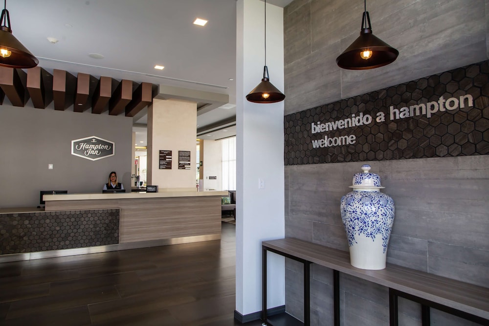 Hampton Inn Suites By Hilton Puebla 4/56