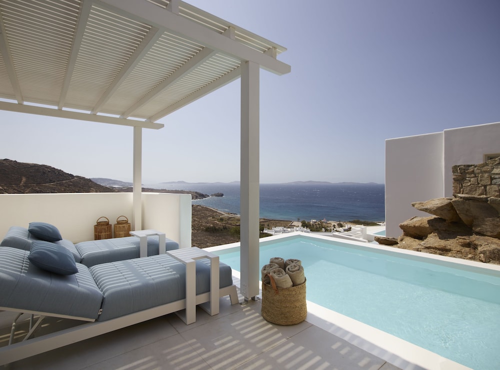 Epic Blue Suites & Villas 20/45