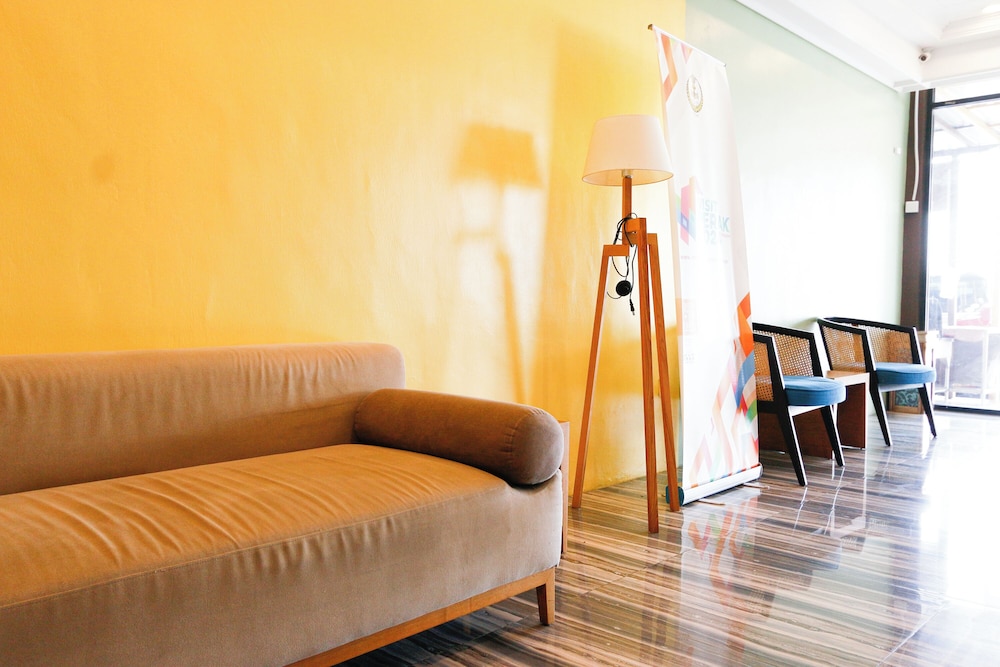 Swing & Pillows at Golden Roof Hotel Seri Iskandar, Ipoh 20/30