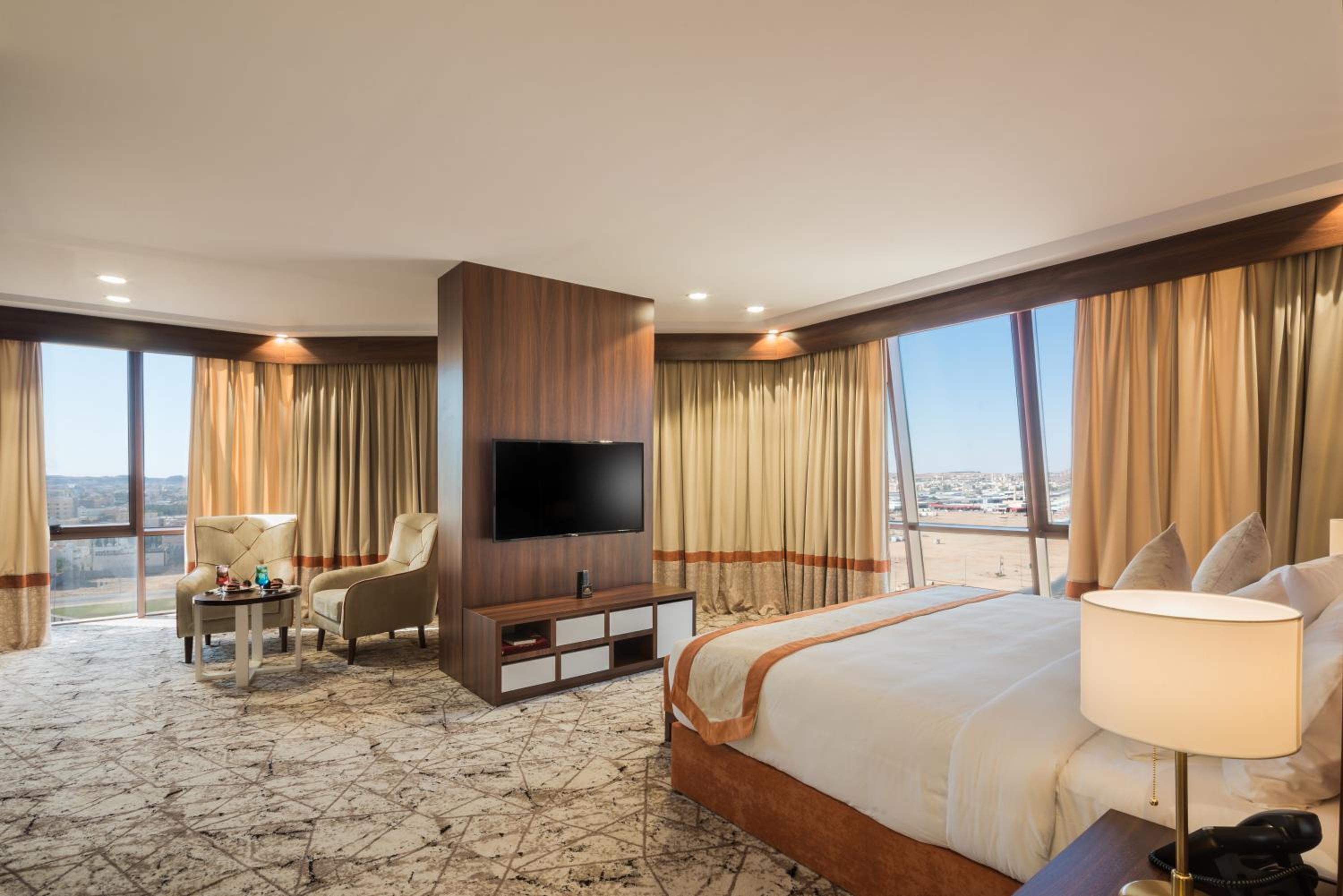 فندق توليب بلازا(Tulip Plaza Sakaka) 15/36