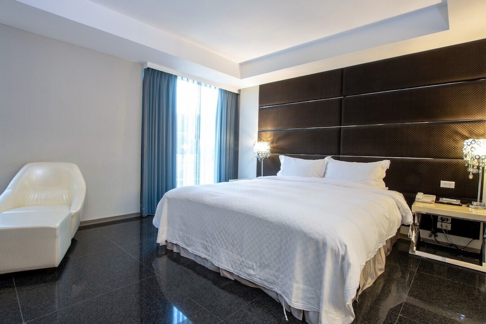 Kapok Hotel Resorts 45/46