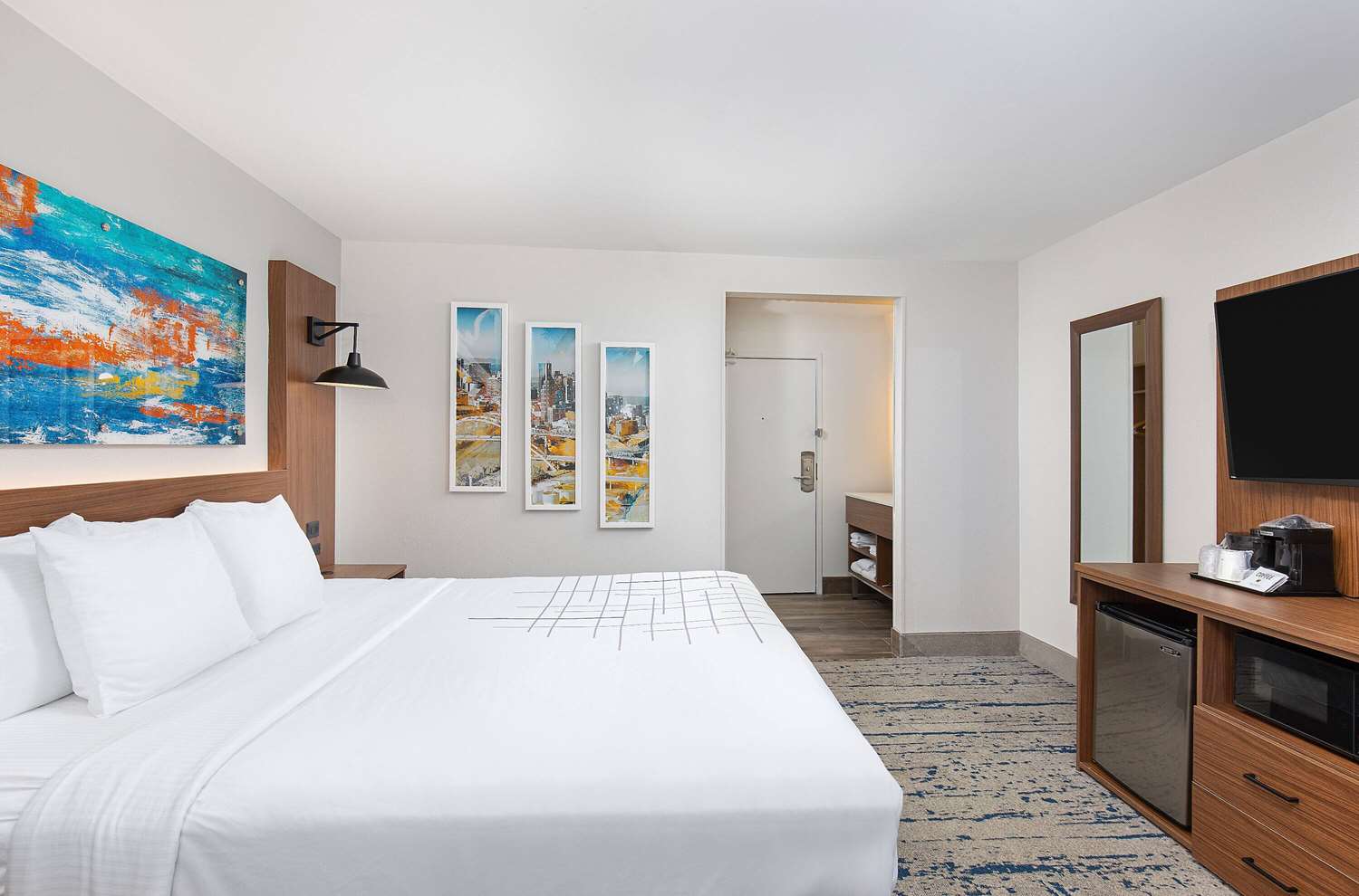 La Quinta Inn & Suites by Wyndham Nashville Airport 13/63