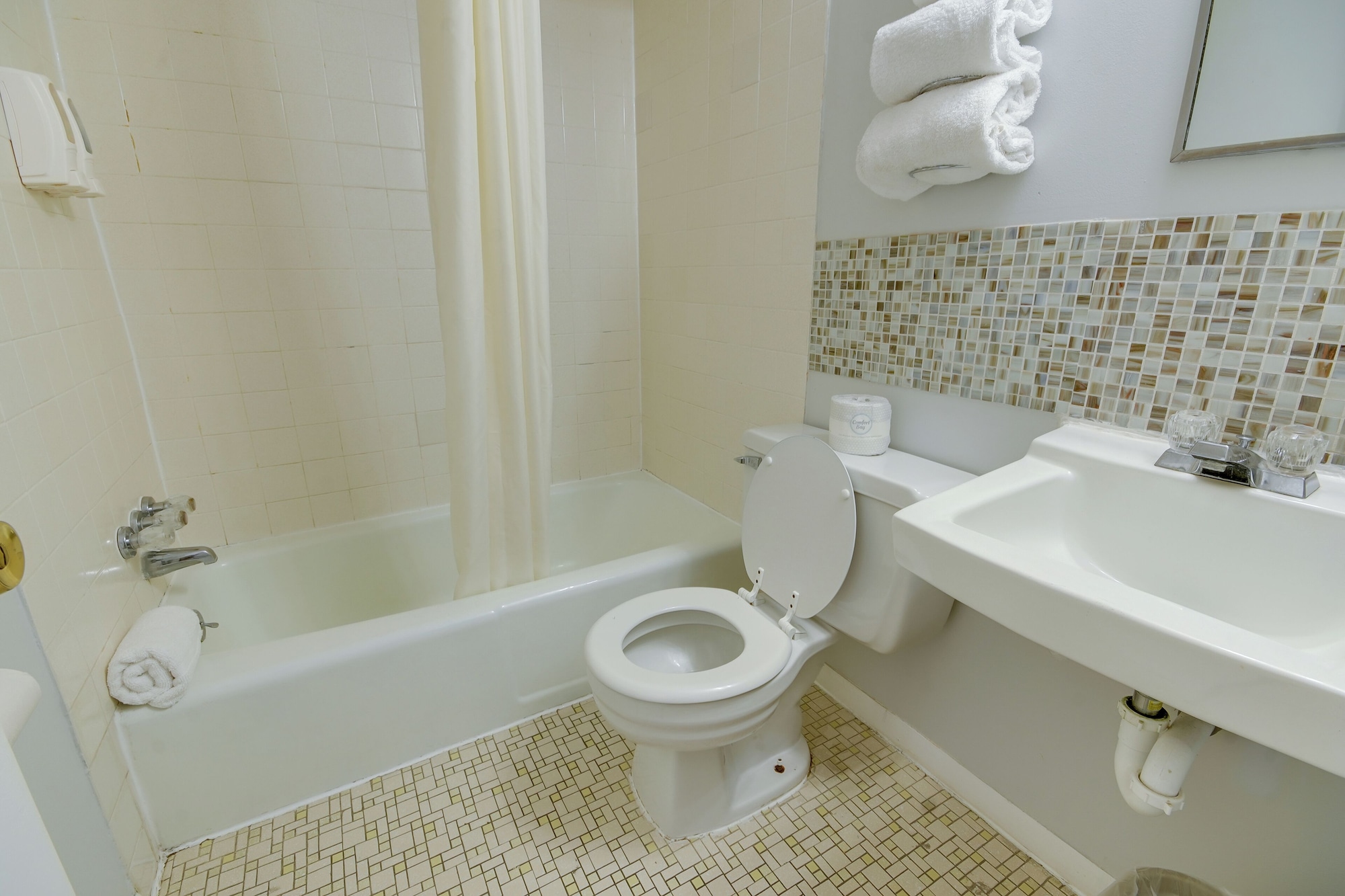 Premium, 2 King Beds, Ocean Front, Sofa، Rideau Motor Inn 5/6