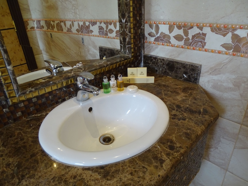 كومفورت إن أليرموك(Comfort Inn Al Yarmouk) 42/49