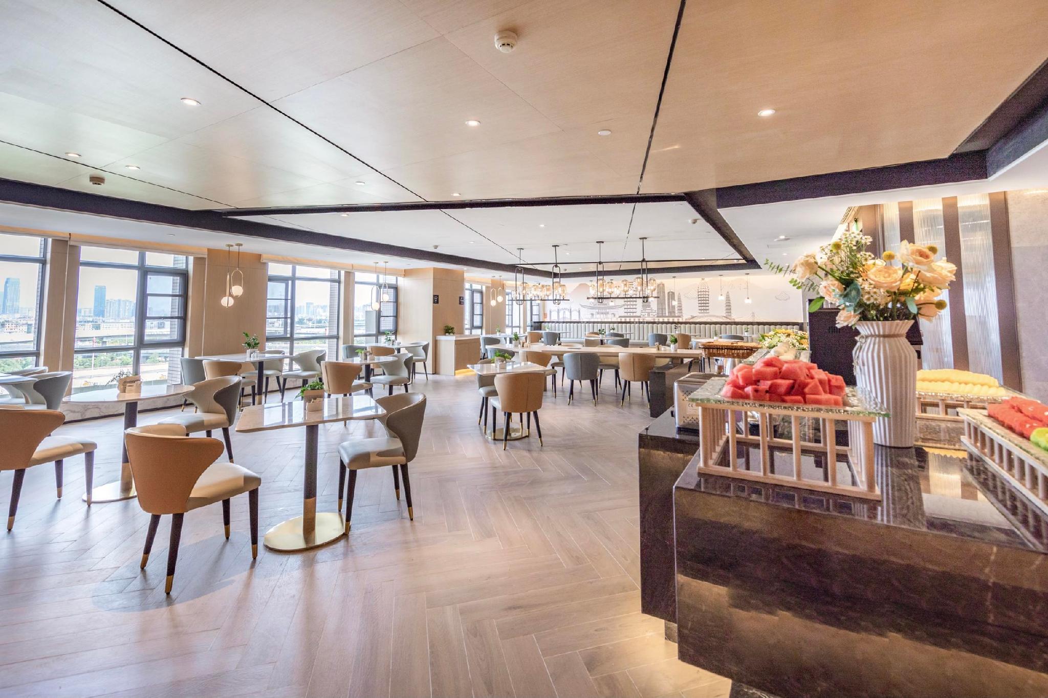 Atour Hotel (Kunming Daguan Park) 24/34