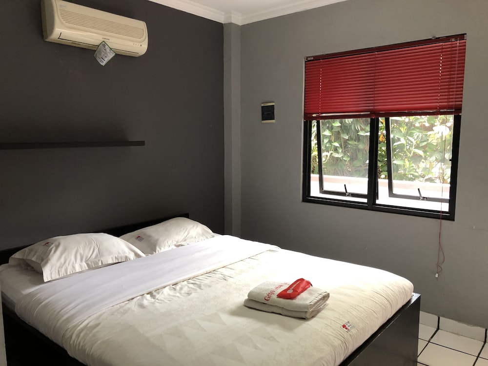 Reddoorz Plus Near Rs Fatmawati 2 9/28