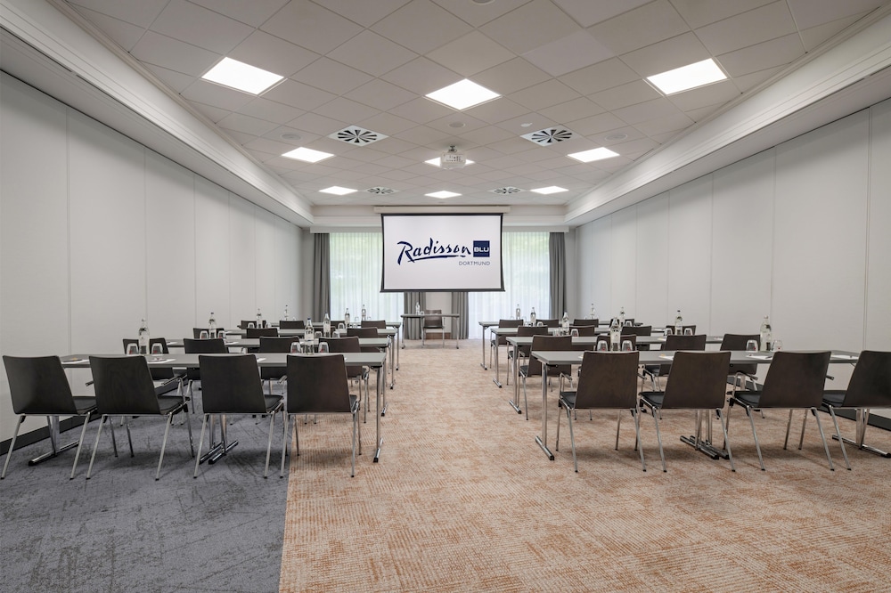 Radisson Blu Hotel Dortmund 66/76