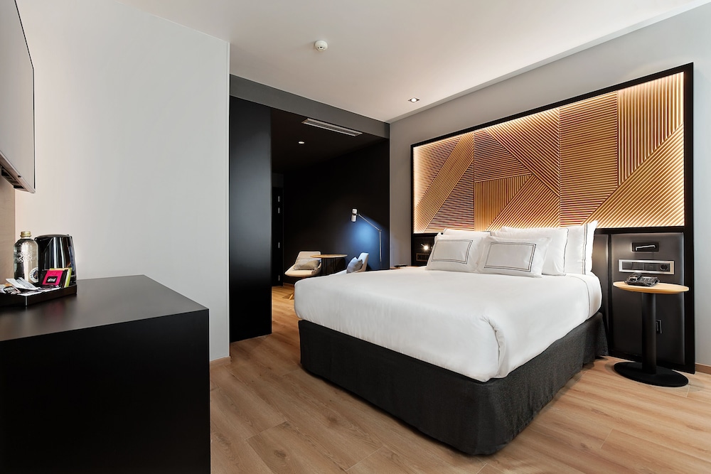 MELIA, QUEEN BED