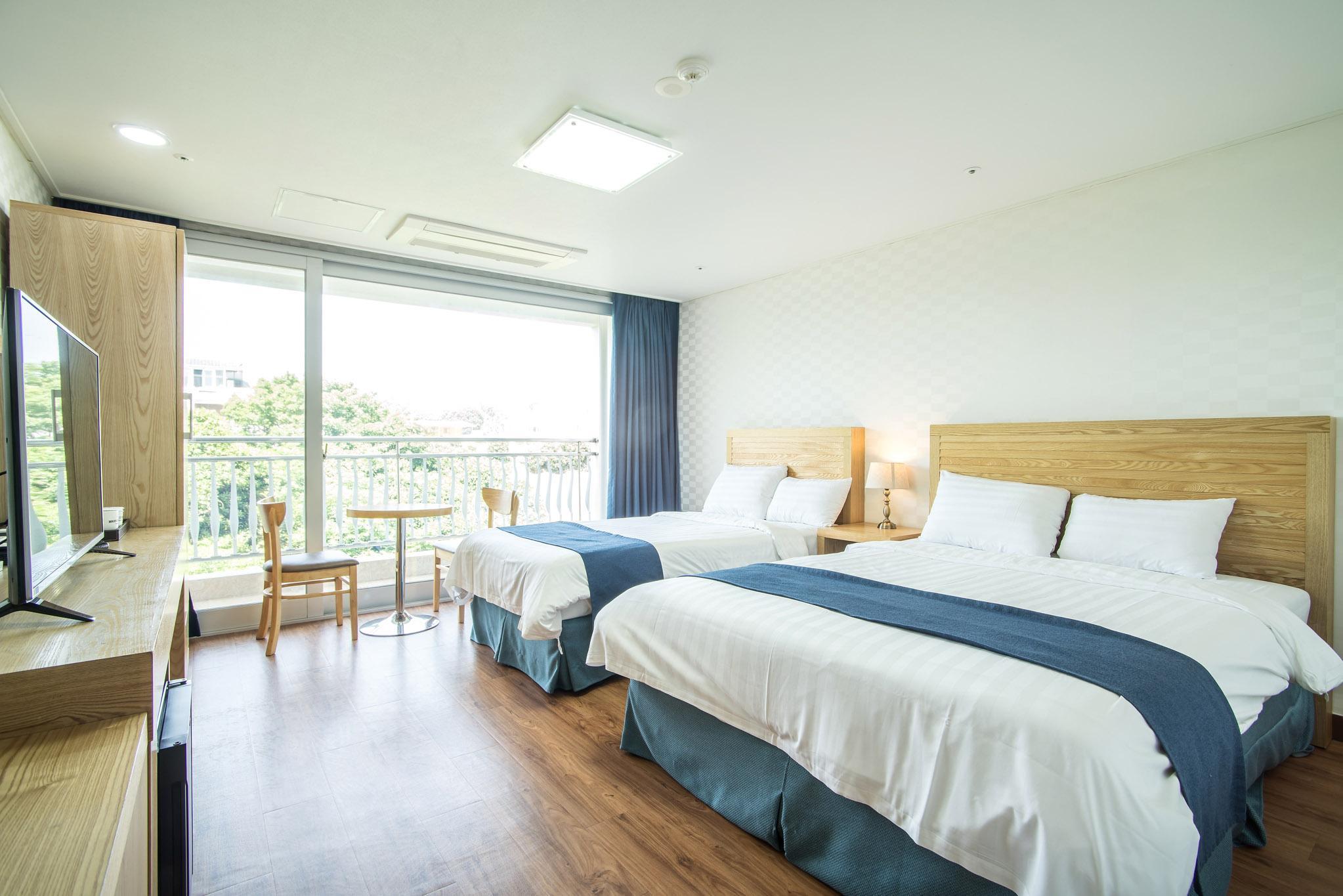 Superior, Double Bed, Village View