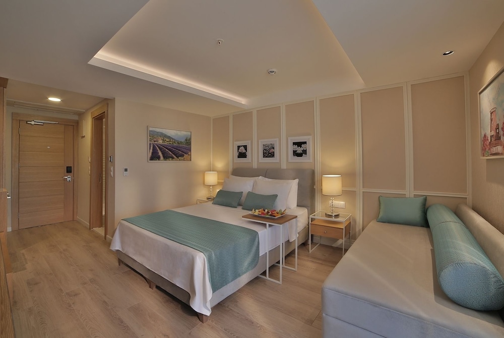 Rawda Hotel Altinoluk 12/61