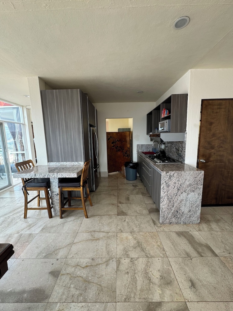 La Vista Hotel 28/50