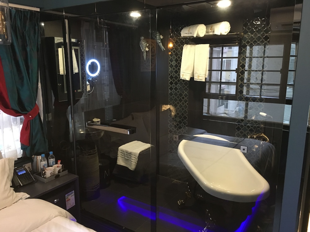 Star City Hotel - Causeway Bay 30/34