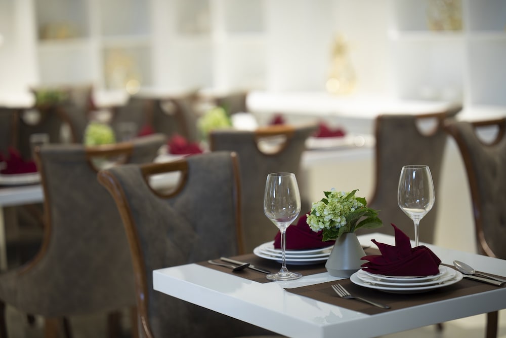 Blue Diamond Luxury Hotel 65/72