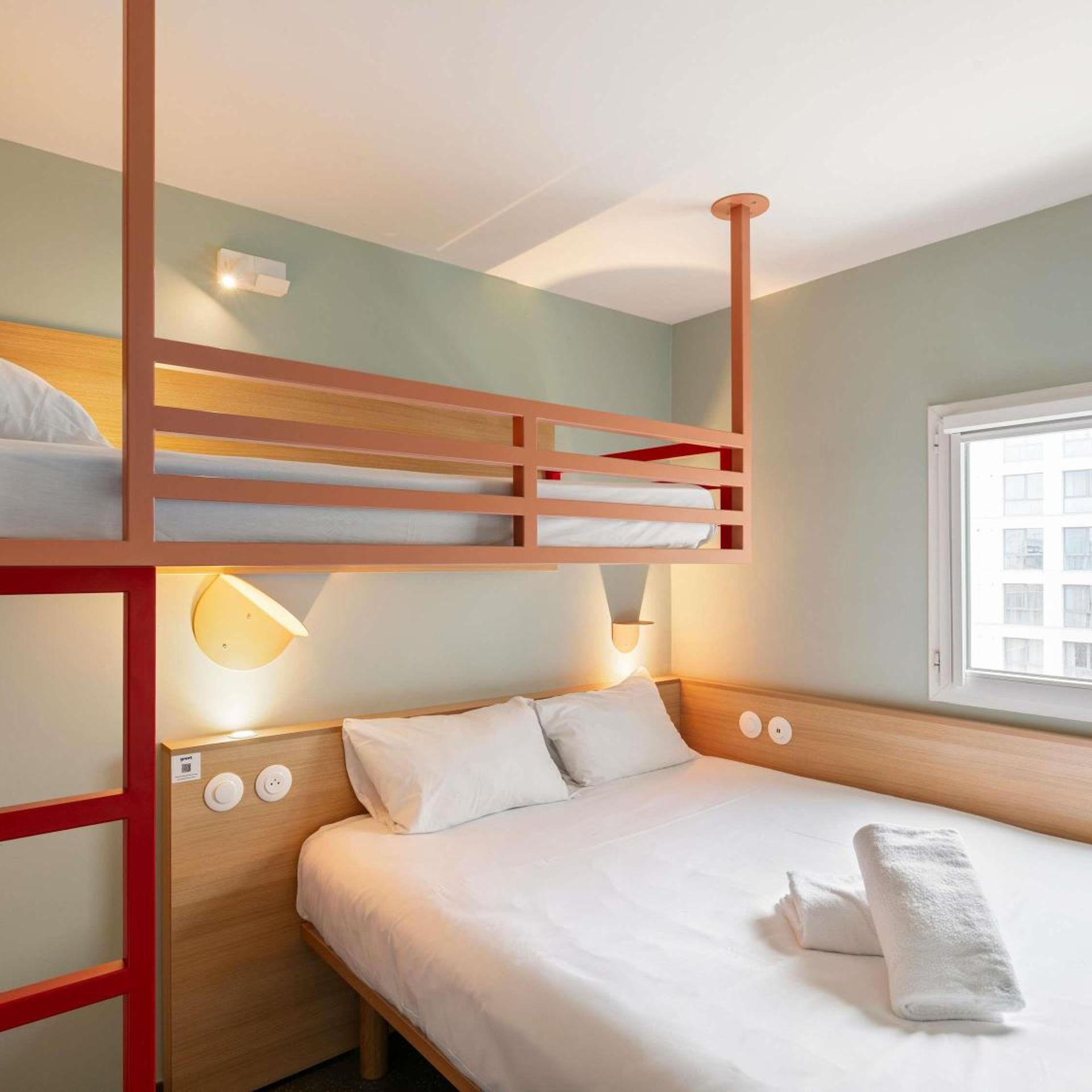 Pop, Triple, 1 Double and 1 Single Bed, Bunk Bed