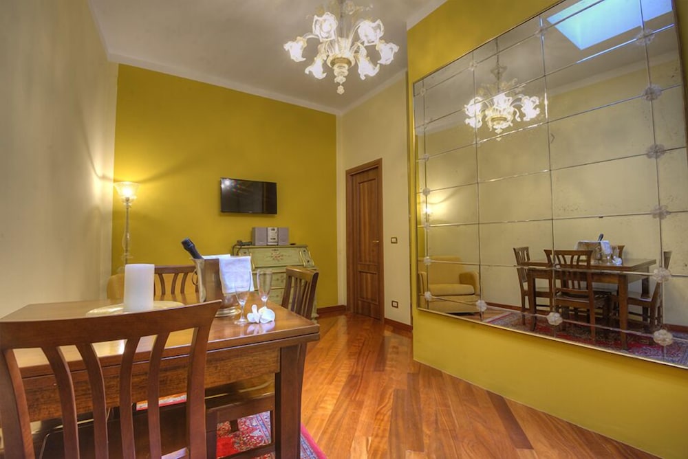 Ca Dell Arte Suite 57/71