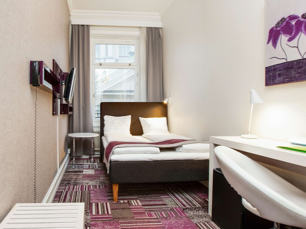 PETITE, DOUBLE BED