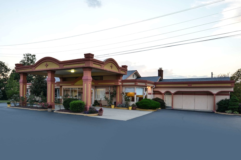 Americas Best Value Inn & Suites Williamstown 4/61