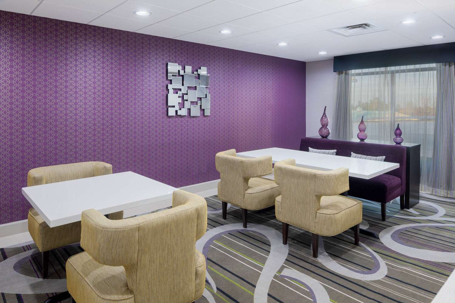 La Quinta Inn and Suites by Wyndham Kennesaw 31/46