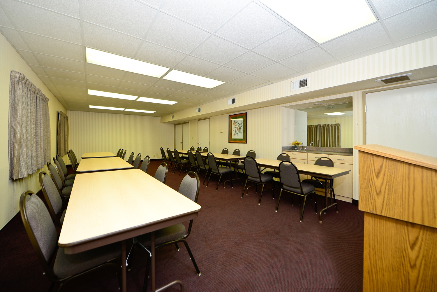 Americas Best Value Inn & Suites Jackson, TN 19/22