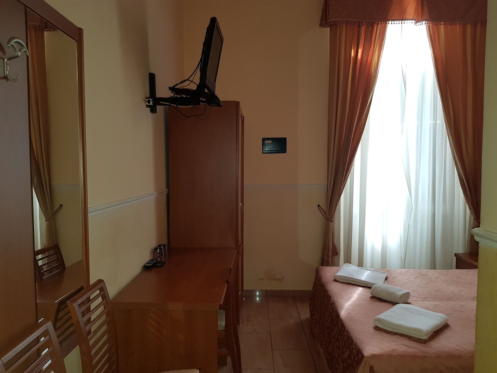 Aristotele Hotel 34/50