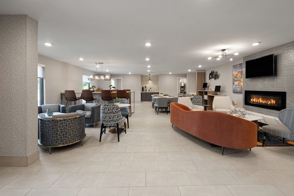 La Quinta Inn & Suites by Wyndham Greenville 47/61