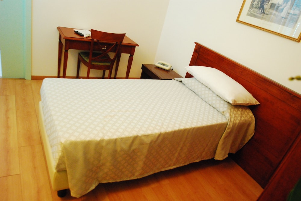 Hotel Villa Sophia 8/24