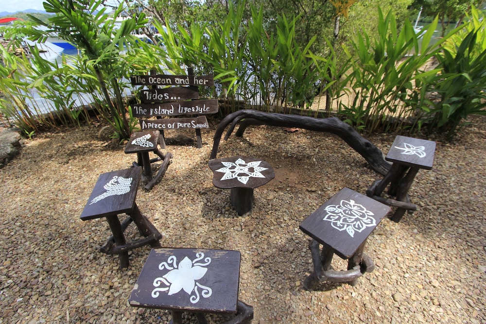 Discovery Island Resort and Dive Center 25/50