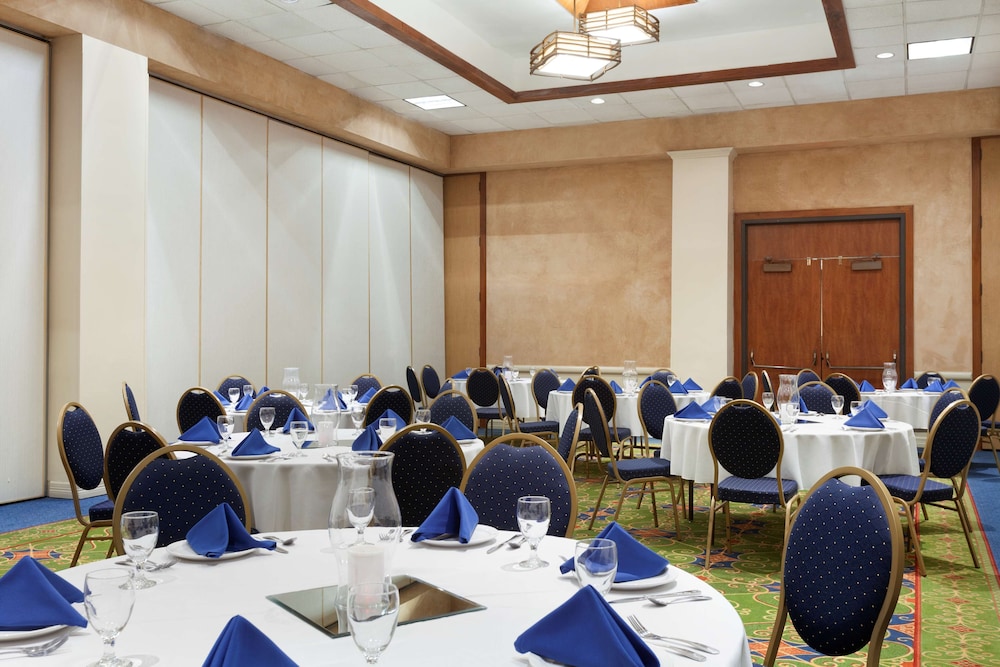 DoubleTree by Hilton Corpus Christi Beachfront 38/41