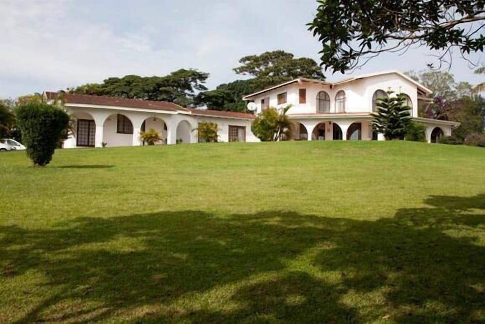 Bizafrika Guest Lodge &amp; Conference Center 40/50