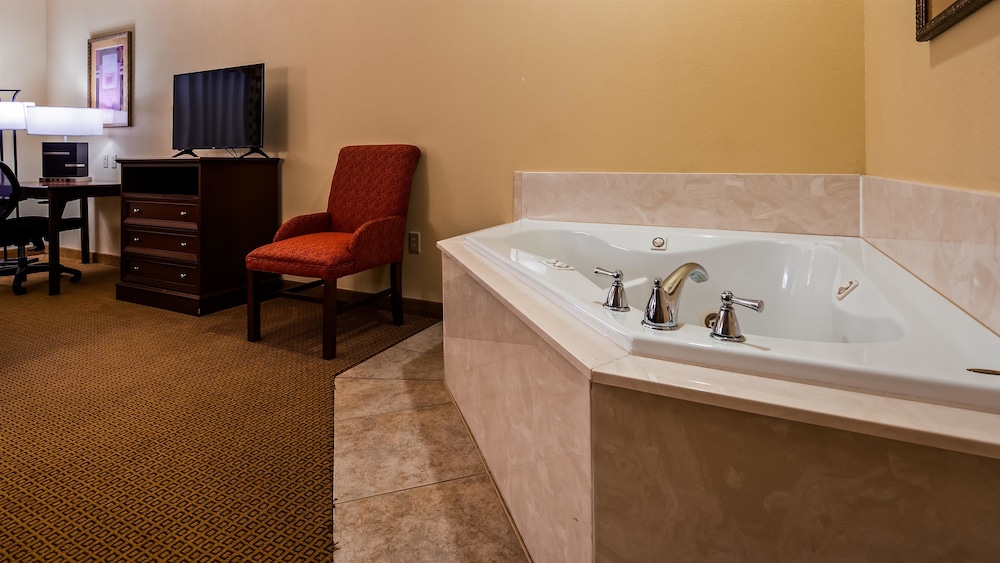 Best Western Littlefield Inn & Suites 6/20