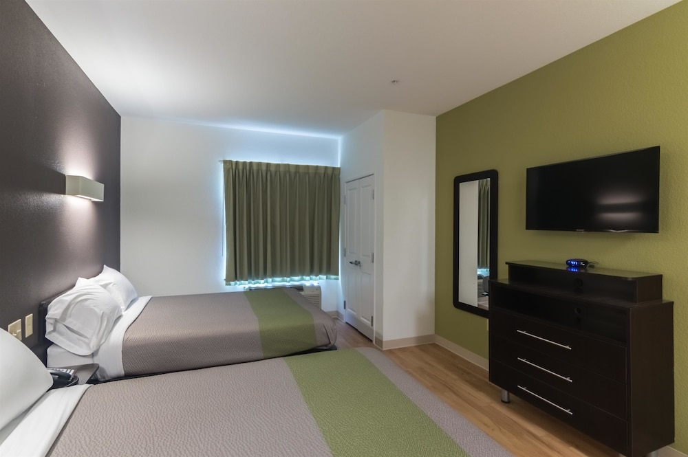 Days Inn & Suites by Wyndham Colorado City/I-20 16/37