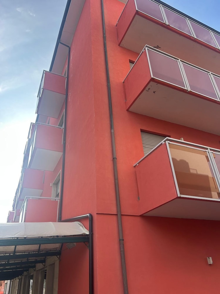 Hotel Aron 2/50