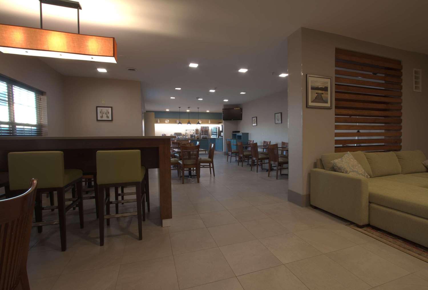 Country Inn & Suites by Radisson, Moline Airport 19/28