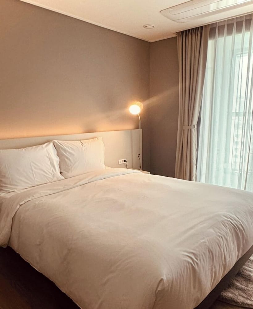 Sollago Myeongdong Hotel and Residence 20/50