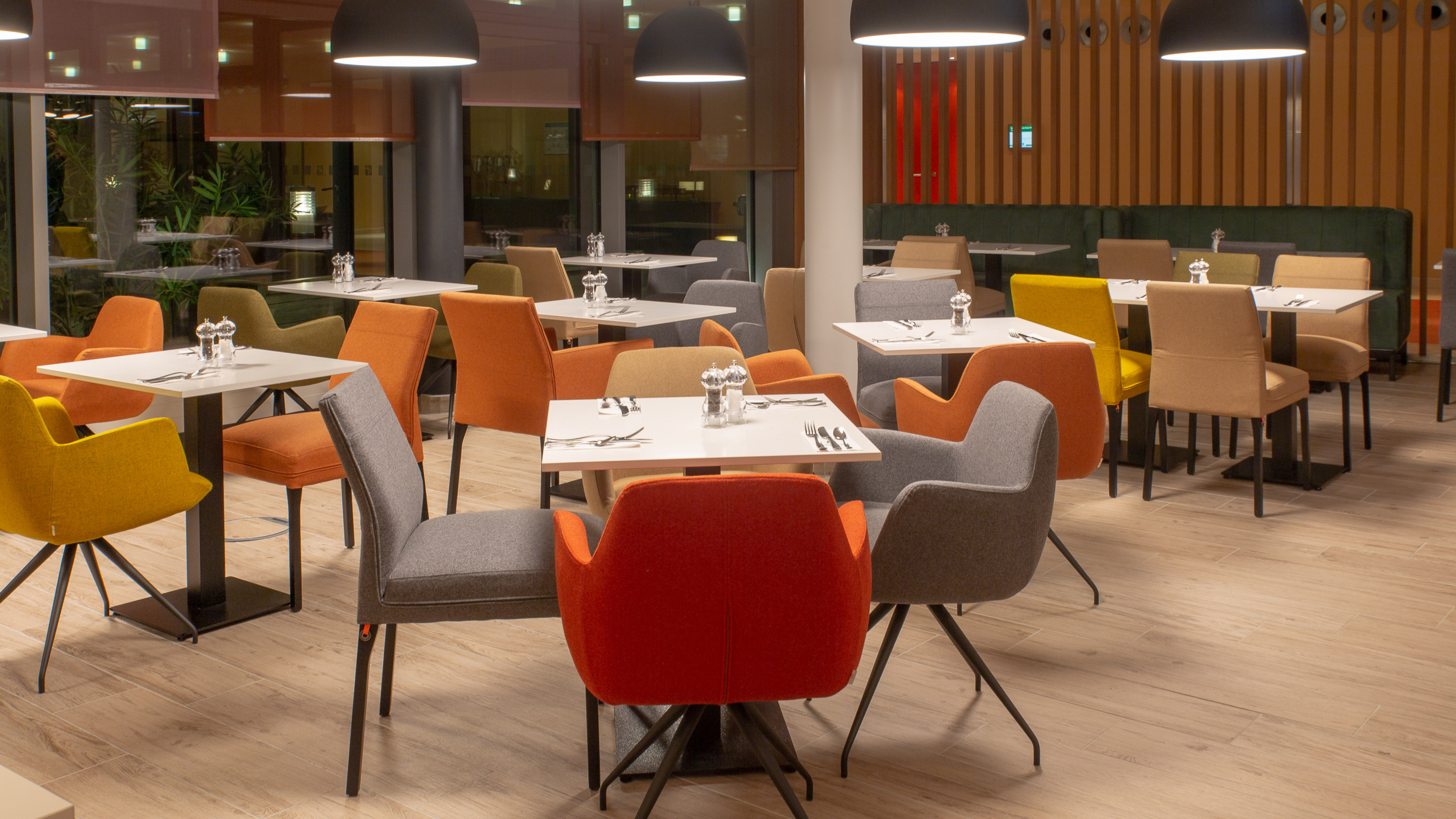 Holiday Inn Berlin Airport Conference Centre Formerly Holiday Inn Berlin International Airport 59/75