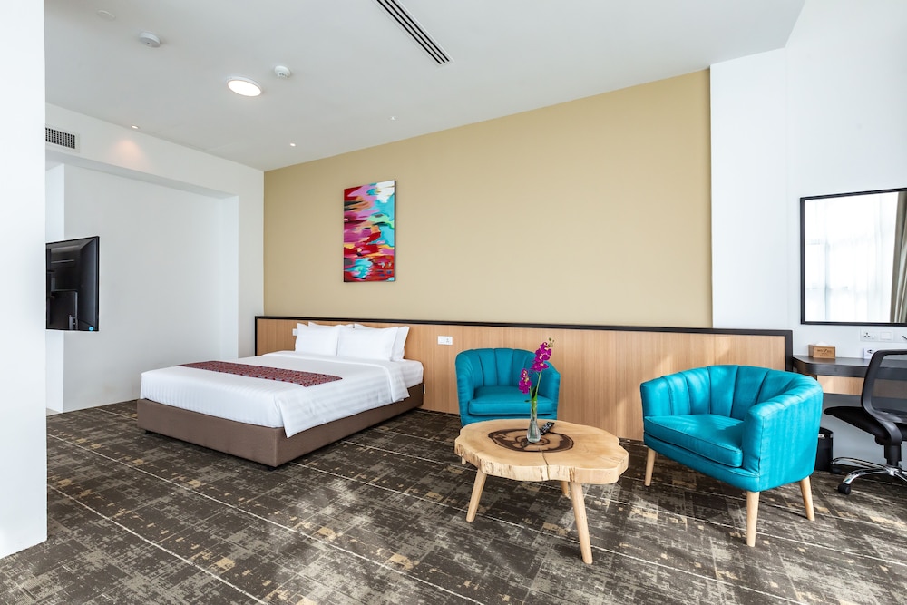 HOTEL 7 SURIA 28/40