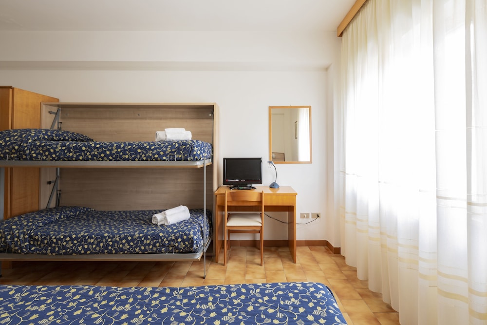 Hotel Catignano 36/50