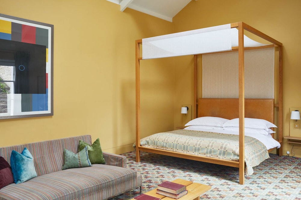 Cowley Manor 14/58
