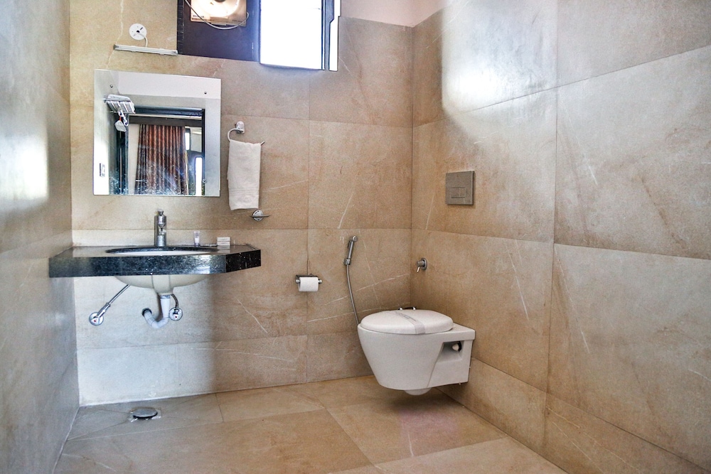 GULMOHAR SARISKA RESORT 42/45