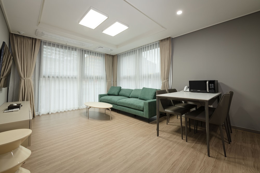 Sollago Myeongdong Hotel and Residence 34/50