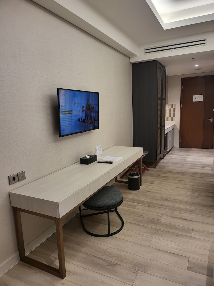 Trembesi Hotel BSD 40/50