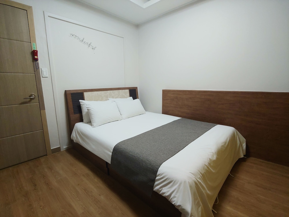 Gallery Hotel Bnb 18/30