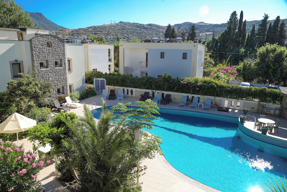 Bella Garden Boutique Hotel 65/83