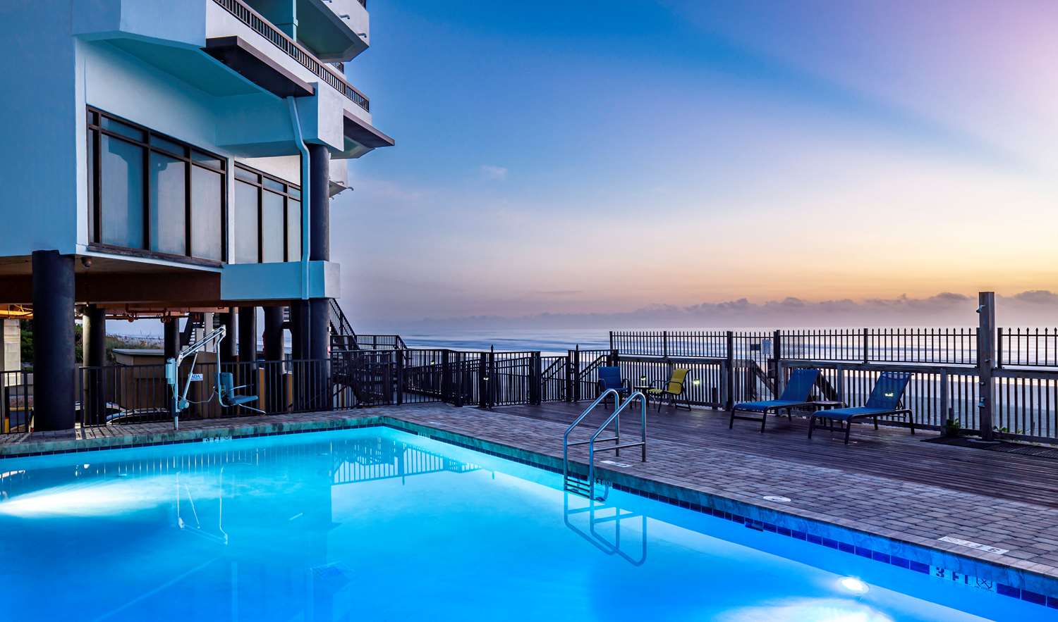New Smyrna Beach Hotel & Suites 10/24