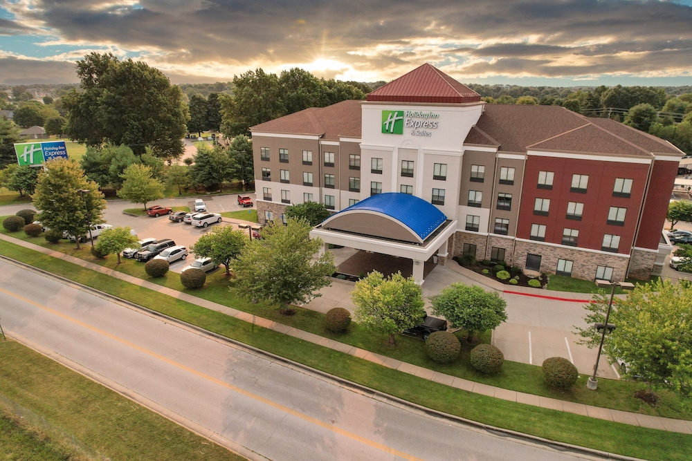 Holiday Inn Express Hotel And Suites Springfield Medical District 3/34