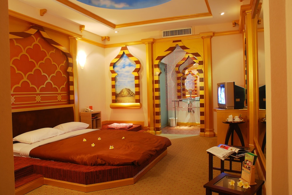 The Adventure Hotel 7/25